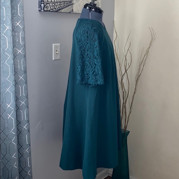 Lace Sleeve Flow Dress - Picture 2 of 5